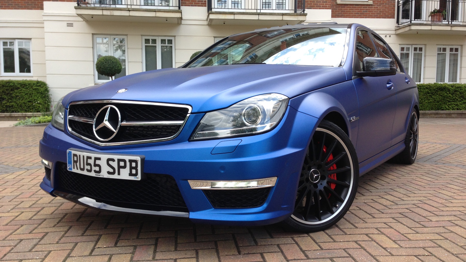 Mercedes AMG c63 s синий