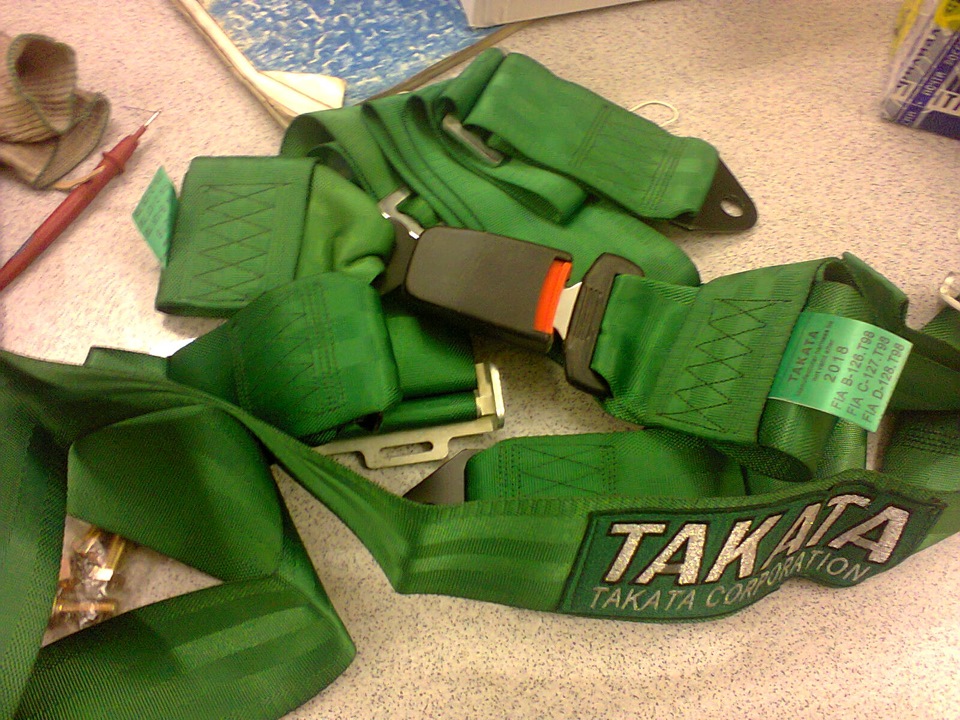 Recaro takata рюкзак. 4т ремни takata красные. таката. ремни  takata на мазда rx-8. ремни безопасности таката.