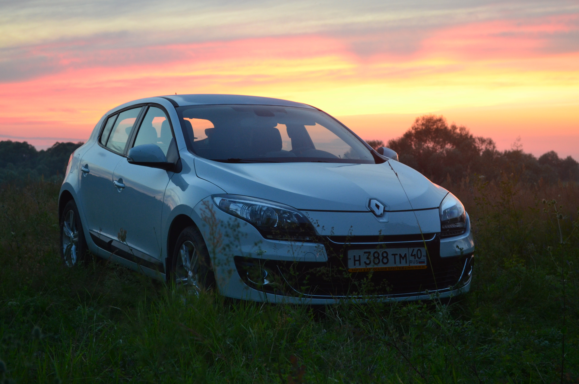 Рено меган 3 1.6. Рено Меган 2013. Renault Megan 2013. Renault Megane 2 2013. Megane 3 4k.