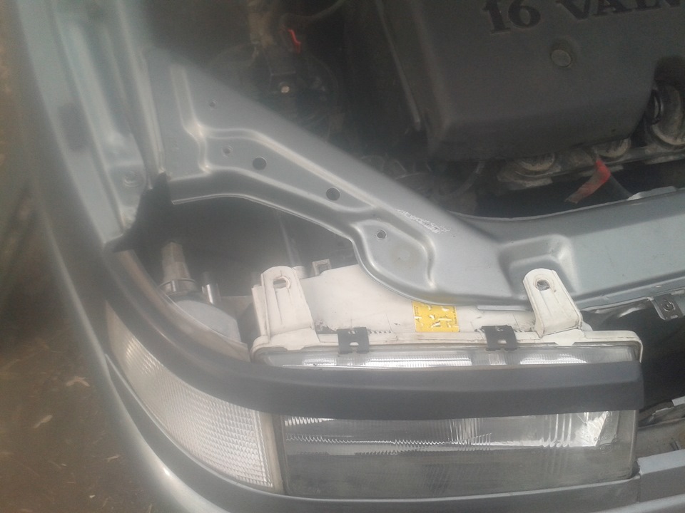 Отмыл грязь+масло под капотом — Lada 21124, 1,6 л, 2006 года | мойка ...