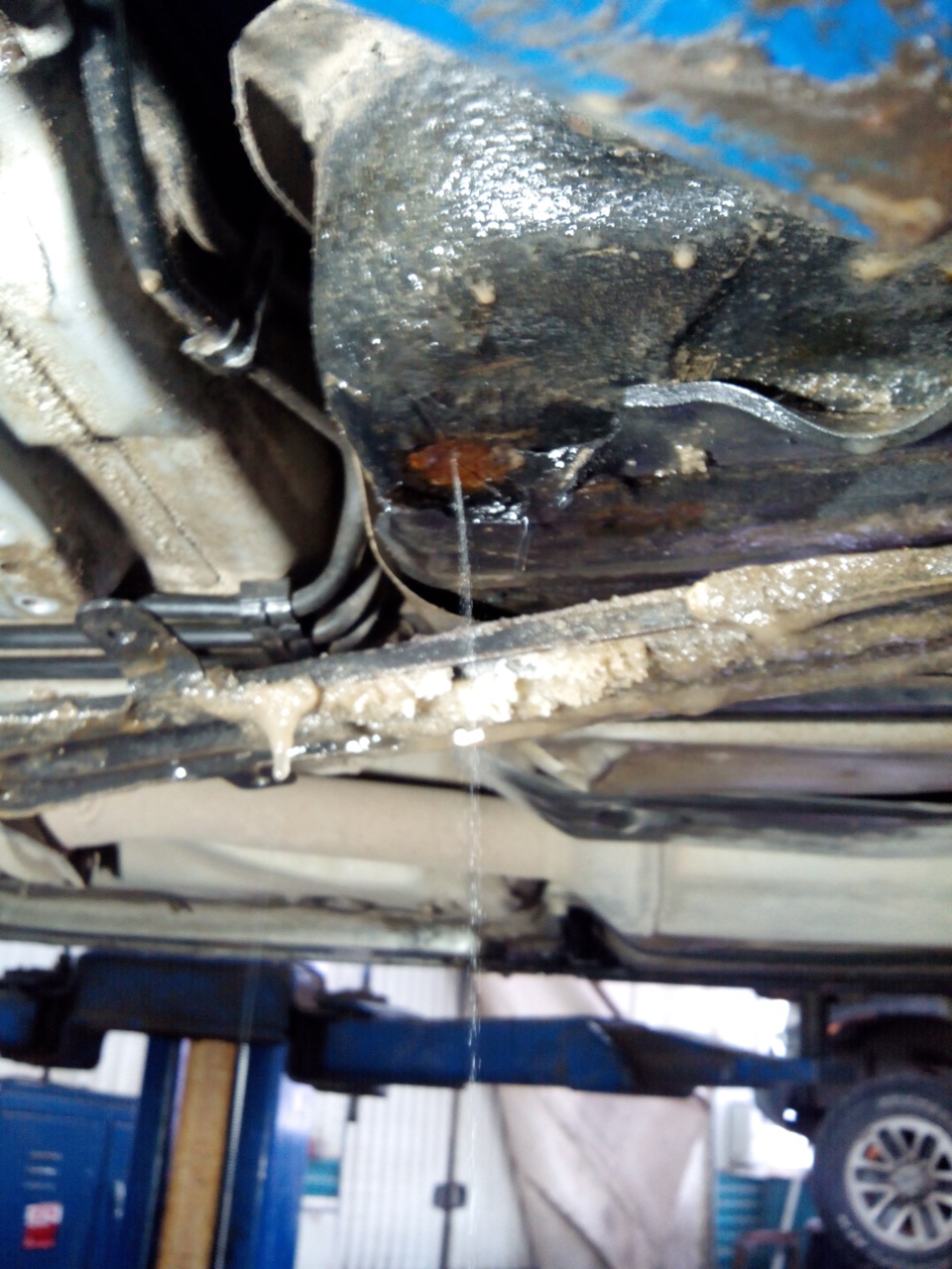 Потёк бензобак… — Lexus IS, 2 л, 1999 года | кузовной ремонт | DRIVE2