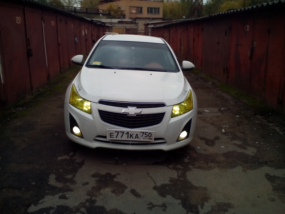 Желтая пленка бронь пленка на фары — Chevrolet Cruze (1G), 1,6 л, 2014 ...