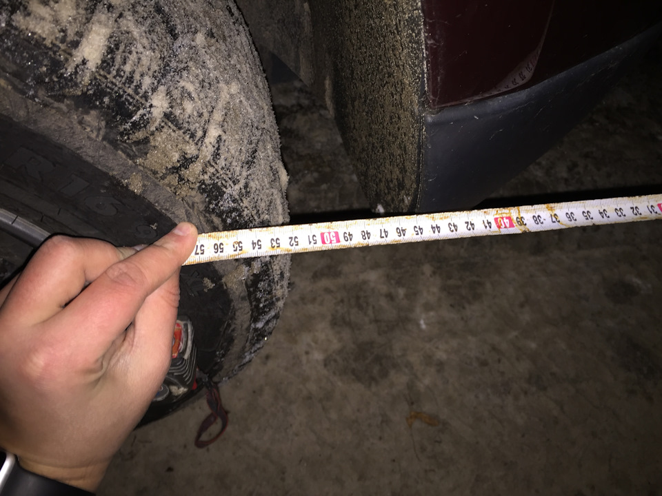 52 см от кончика бампера до начала колеса, опять же, многовато, да и внешне это заметно, не как во французских кроссоверах, но много для переднего свеса, особенно кроссовера(клиренс же врятли пол метра как на грузовике) — BMW 2 series Active Tourer (F45). Запчасти на фото: MG588