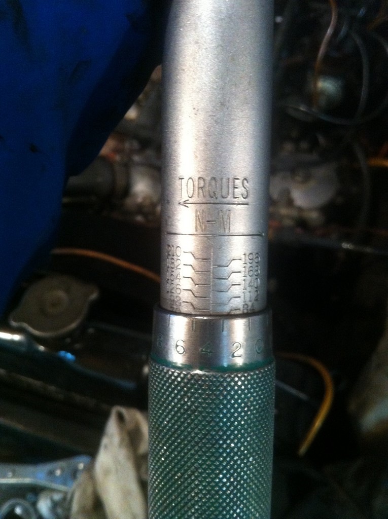 Подтяжка ГБЦ, регулировка клапанов — ГАЗ 24, 2,4 л, 1973 года | своими ...