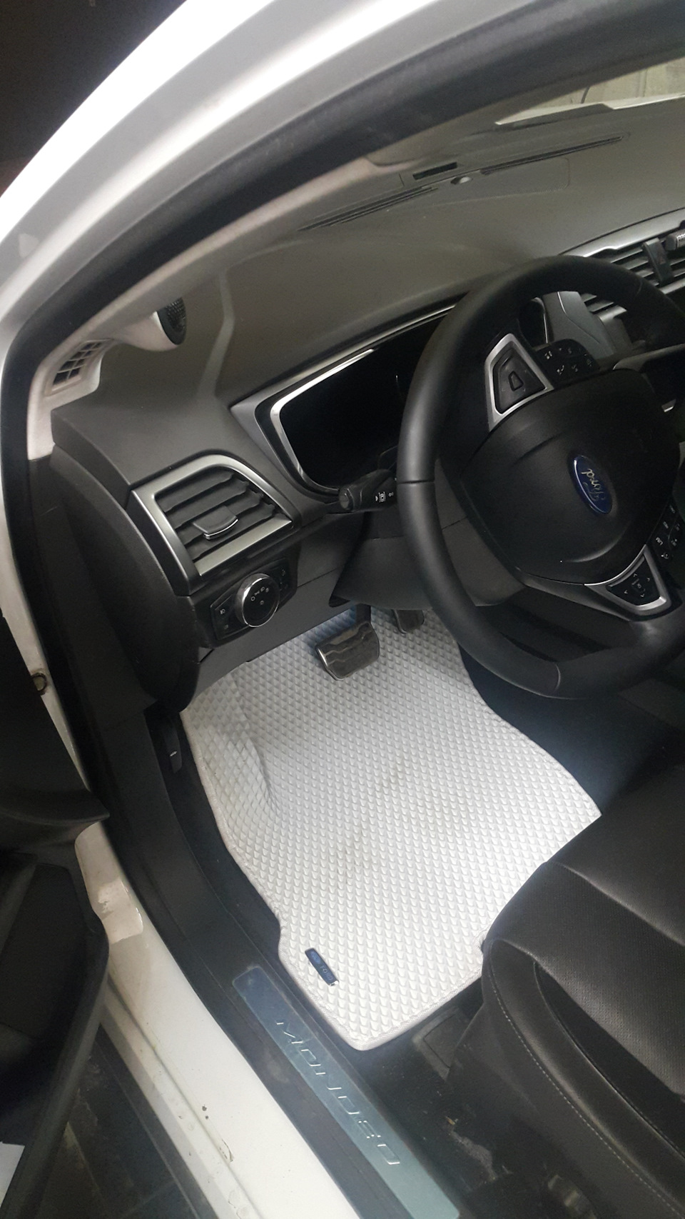 Фото в бортжурнале Ford Mondeo V