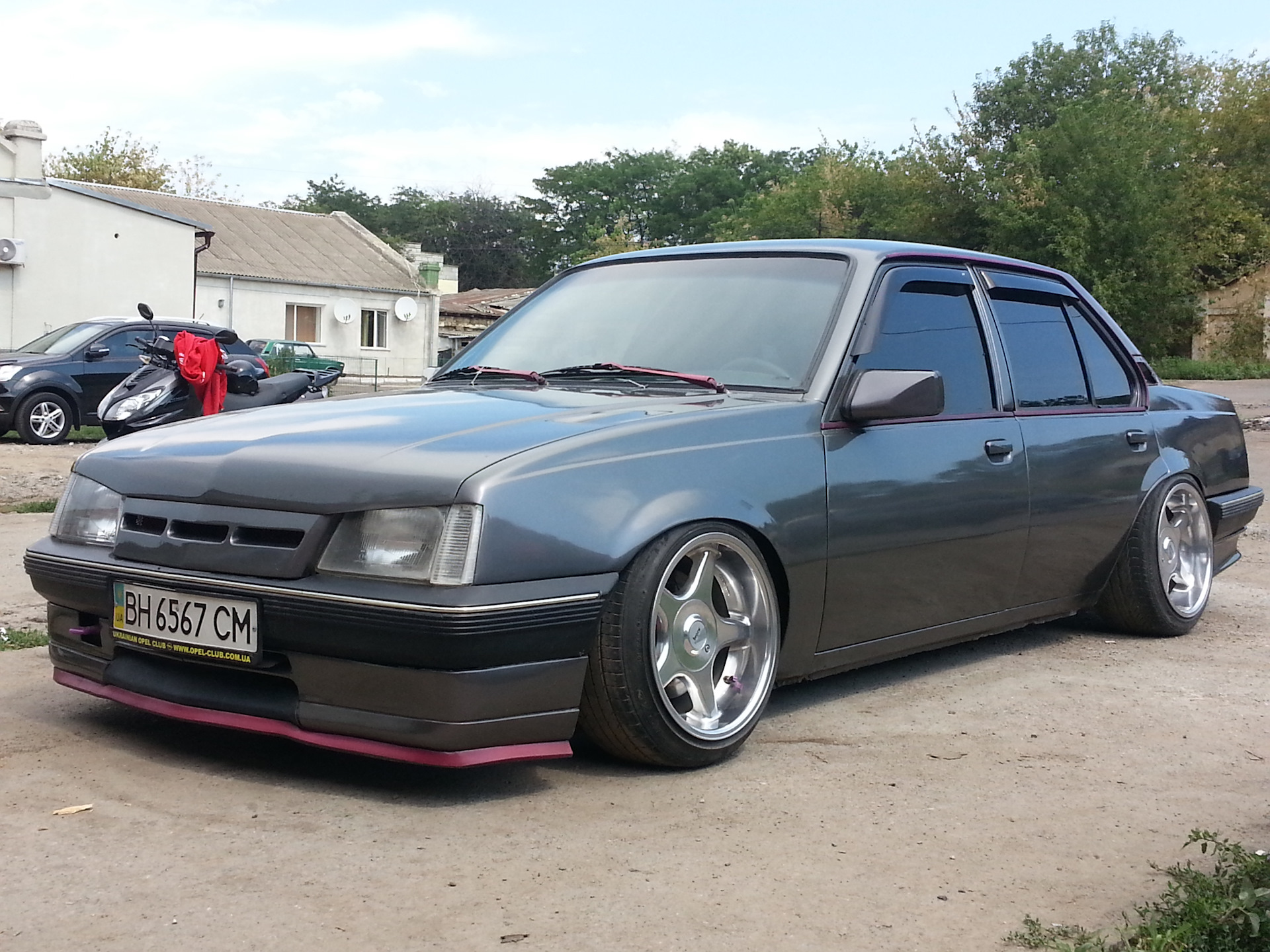 Opel Ascona 1986 stance