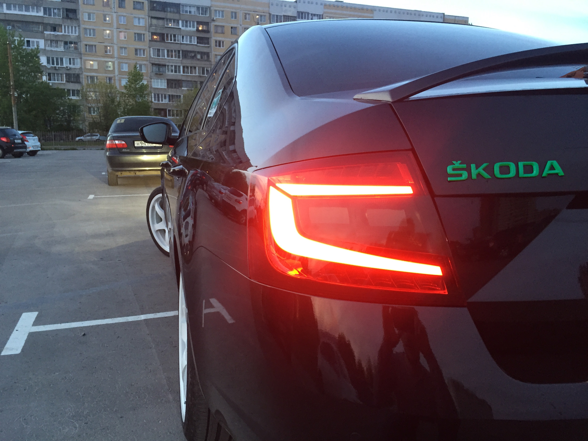 Фонарь задний skoda octavia a7. Octavia a7 FL фонари. Led фонари Skoda Octavia a7. Skoda Octavia a7 задние фонари led.