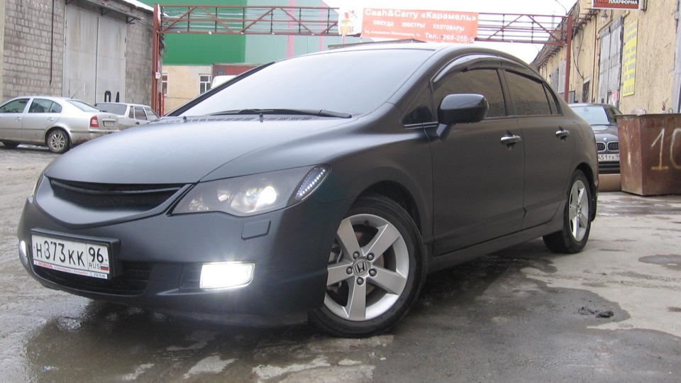 Honda Civic 4d белая матовая