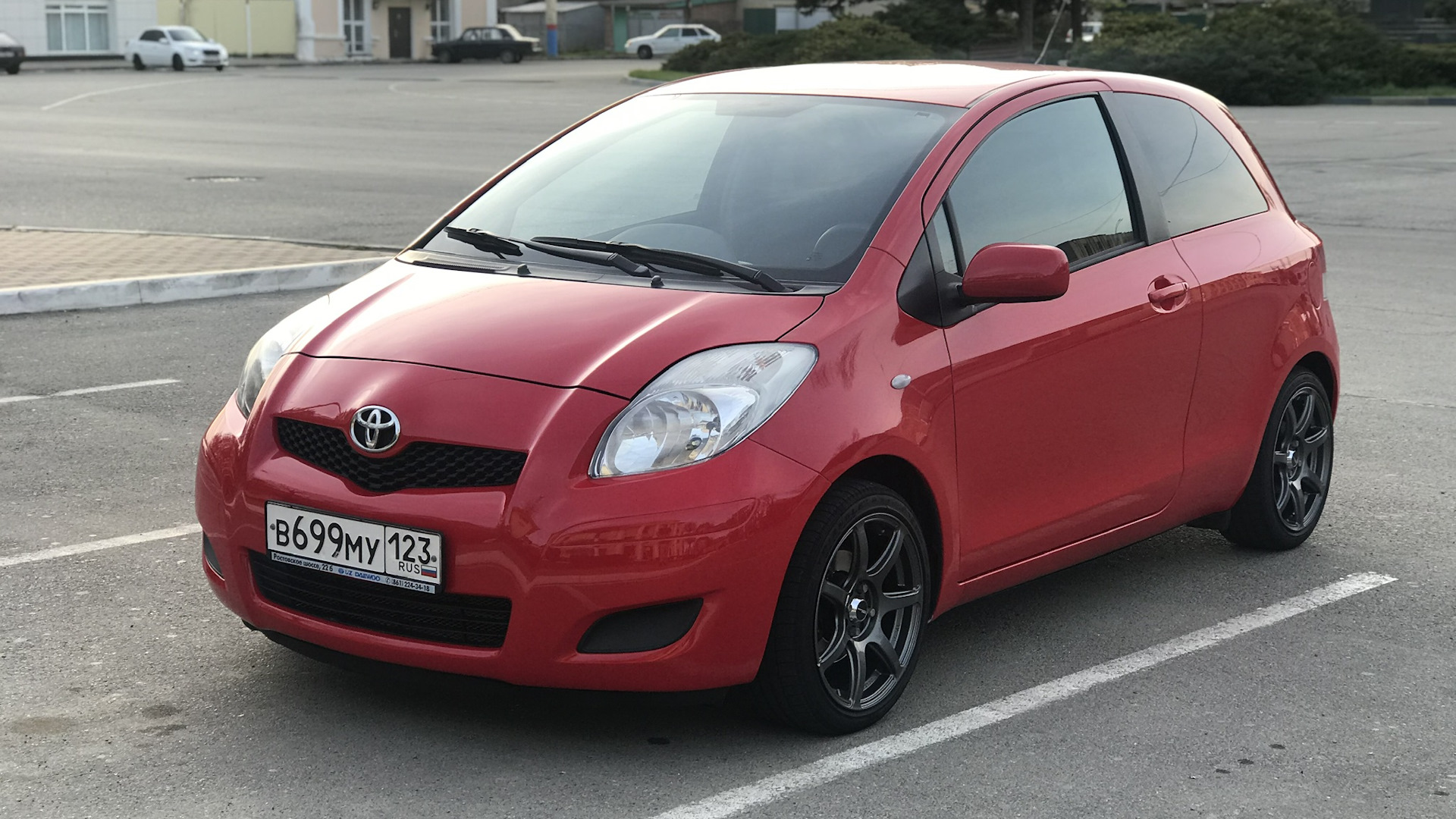 Тойота ярис 2010 год. Toyota Yaris 2010. Тойота Ярис 2010. Тойота Ярис 2010 компрессор. Yaris 2010 Japan.