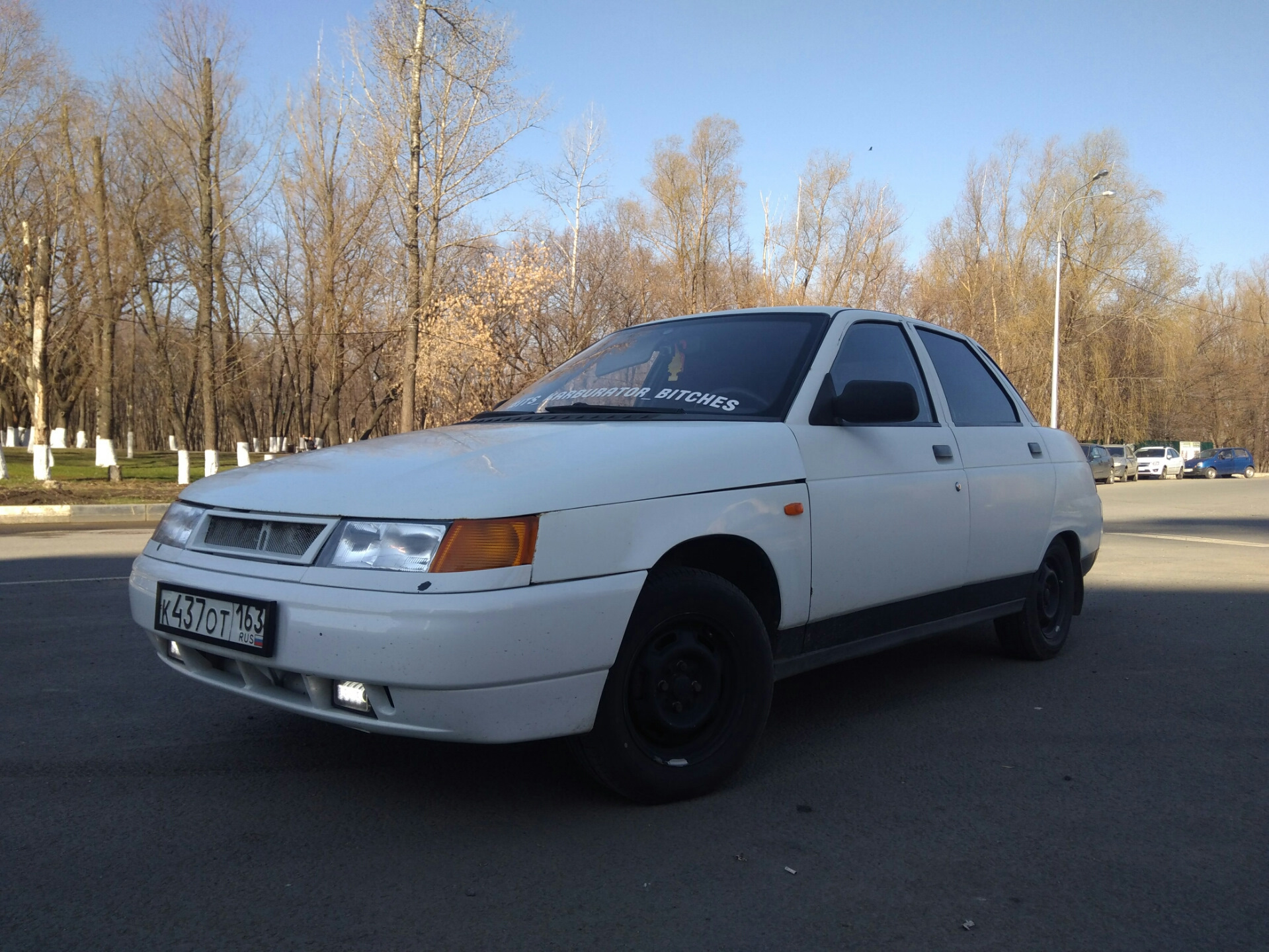 Белая ваз 2110