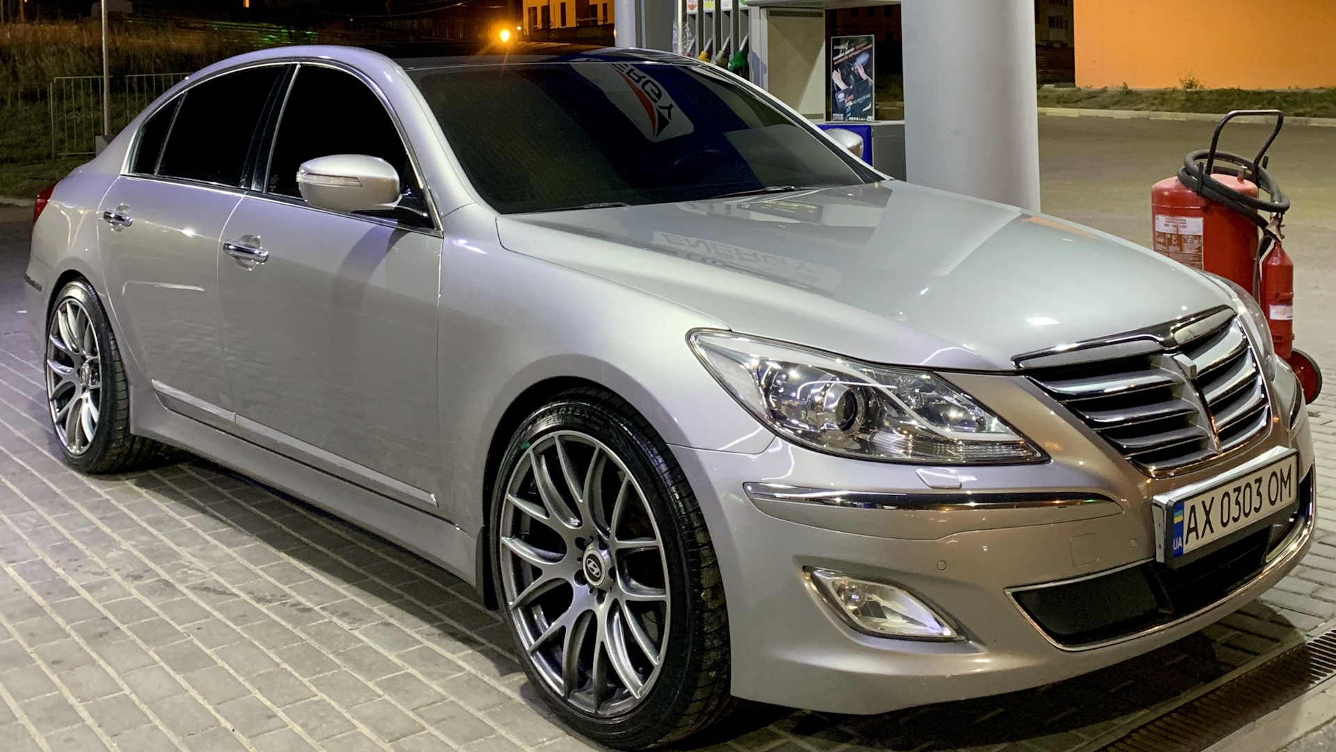 Hyundai Genesis (1G) 3.8 бензиновый 2012 | _Серый Кардинал_ на DRIVE2