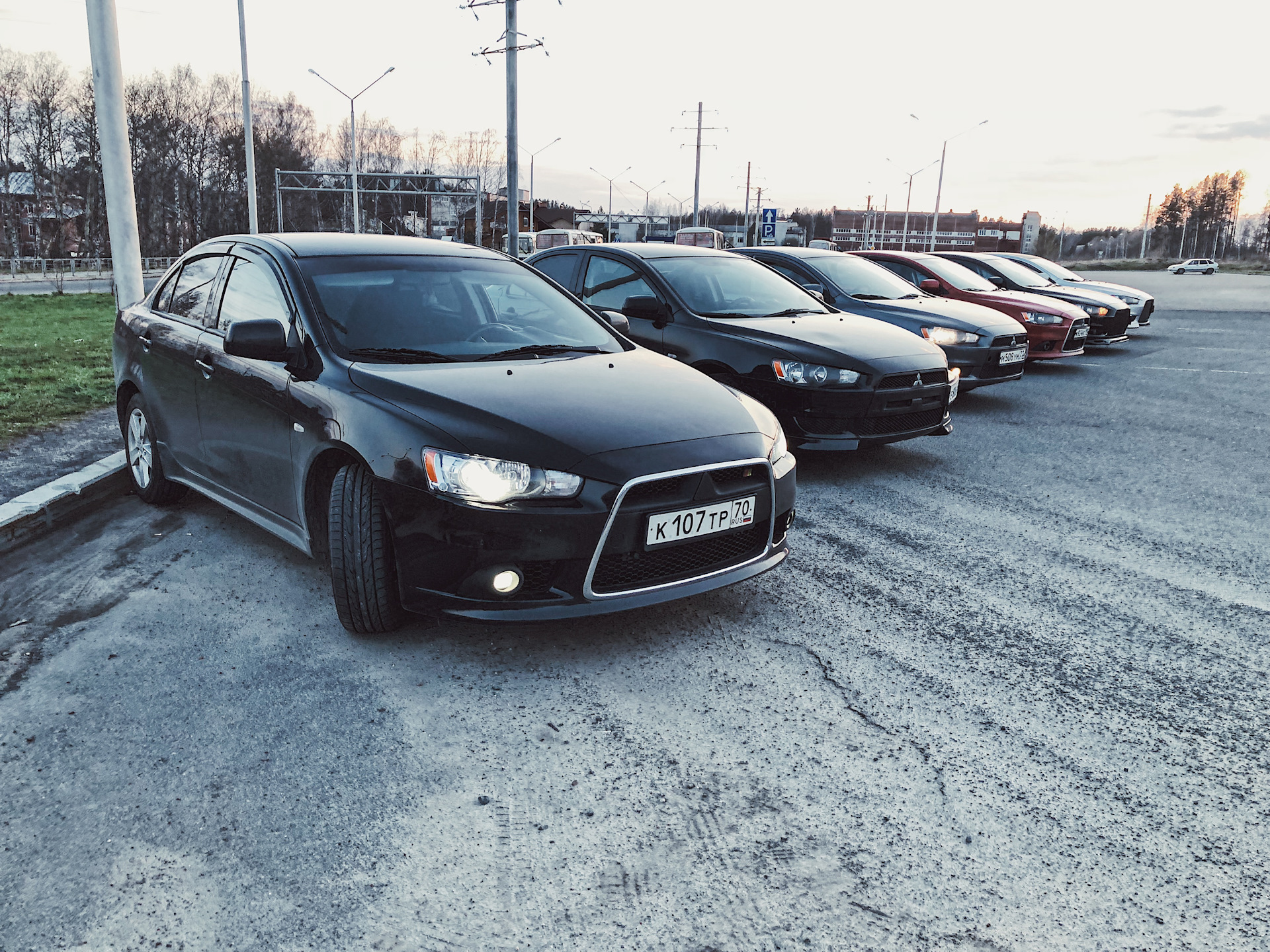 Mitsubishi lancer 15. Лансер 15 года. Лансер 15. Mitsubishi Lancer 15 года.