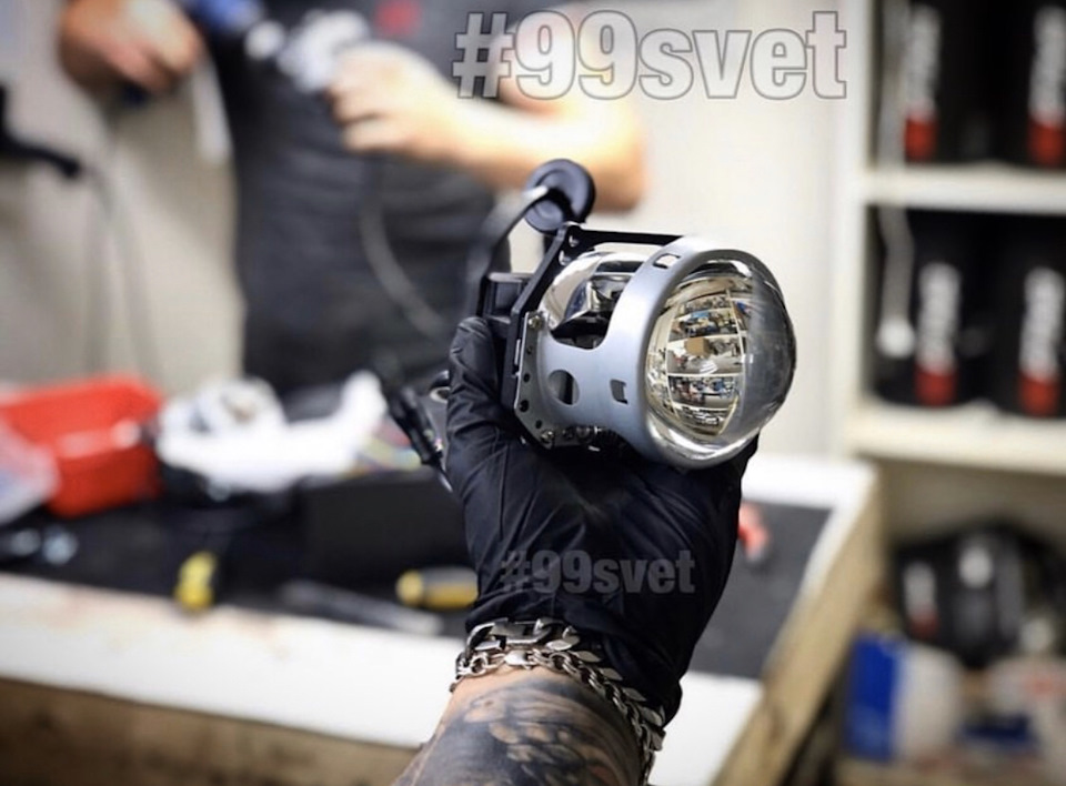 Ford Focus 3 замена линз на светодиодные + покрас масок и броня стекол ...