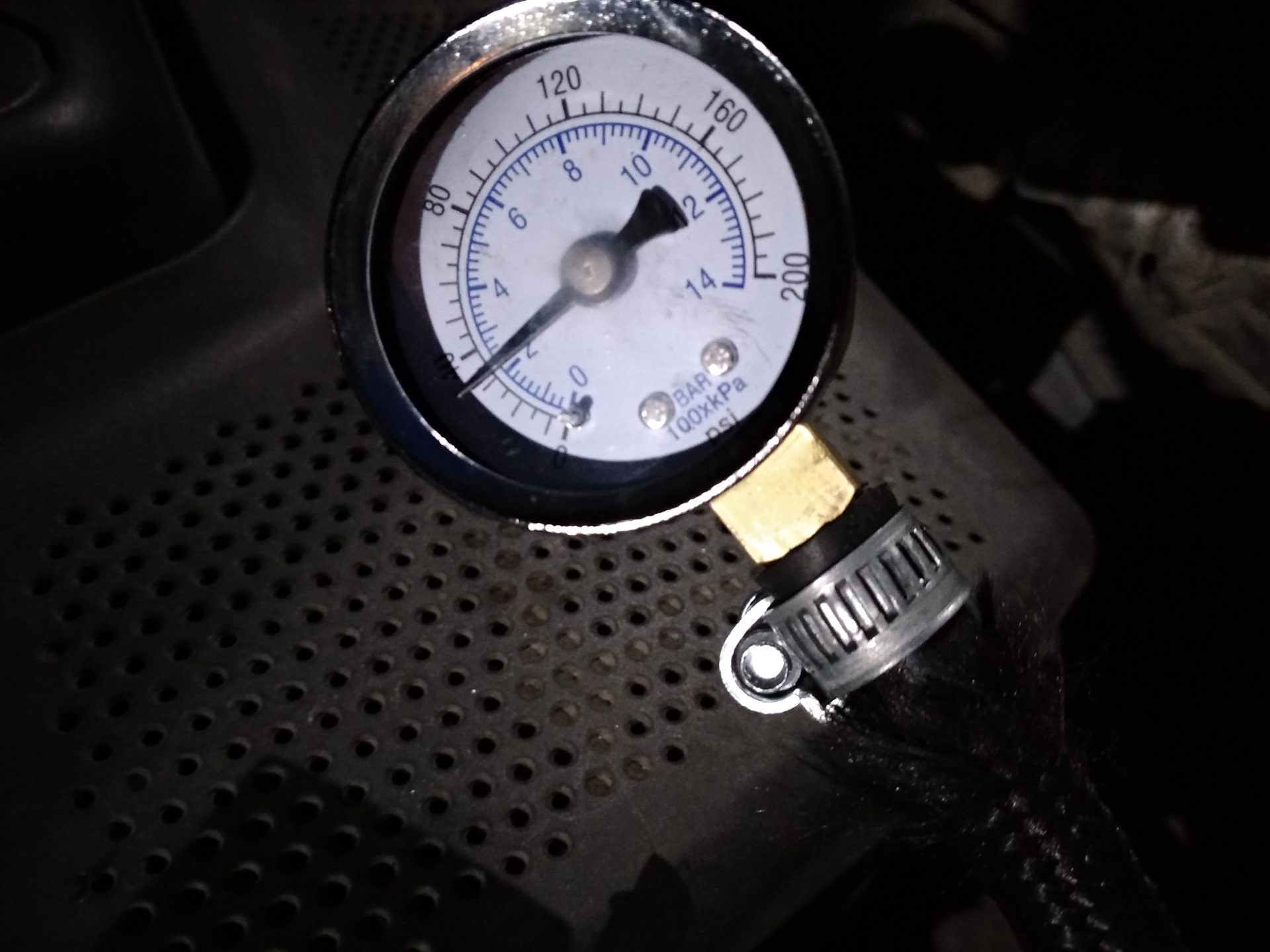 Давление топлива 6g72. Давление бензонасоса газель 4216. Какое давление на бензонасос ваз 2109. Давление топливного насоса\ vw amarok 3л. Проверка давления бензонасоса.