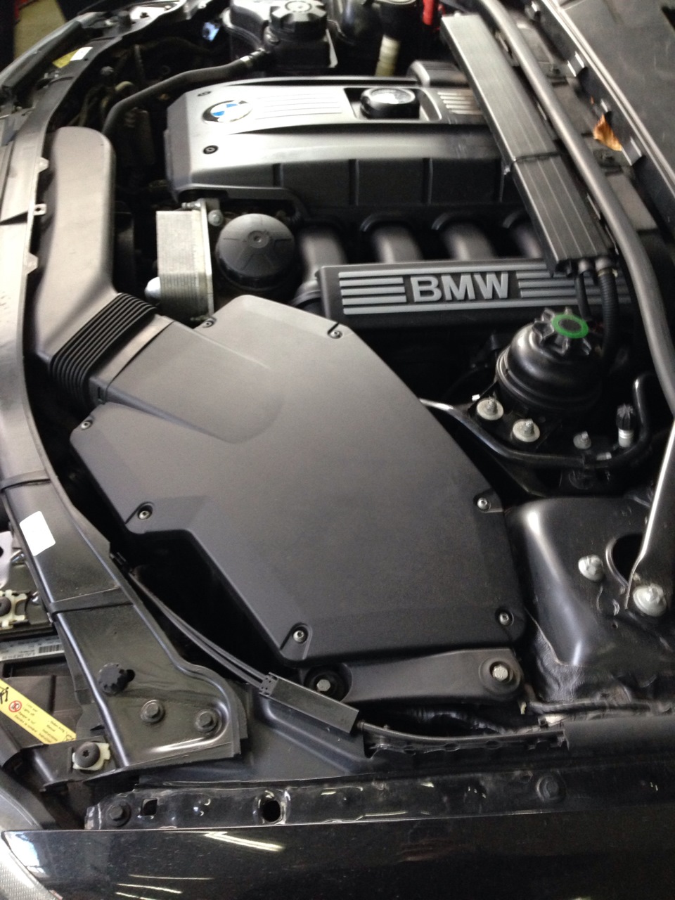 Замена масла Двс, выплюнул Кастрол, залил Мотюль — BMW 3 series (E90 ...