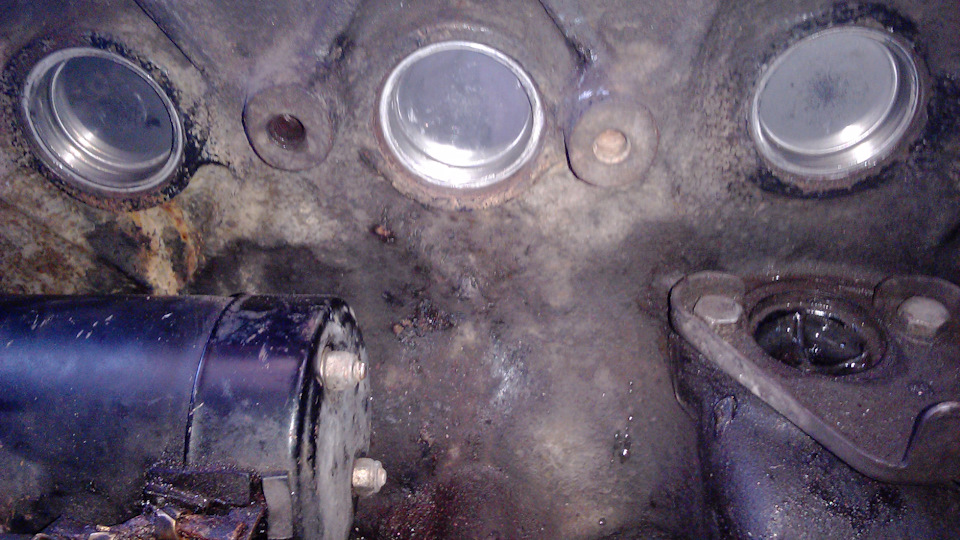 Заглушки распредвалов приора 16 клапанов. Заглушка блока двигателя антифриз 405. Выдавило заглушку блока. Выдавило заглушку блока цилиндров паджеро 3. 8.