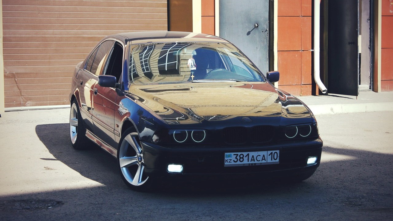 Е39 128. 128 Стиль БМВ е39. БМВ е39 цвет хаки. БМВ е34 цвет хаки. BMW e39 128.