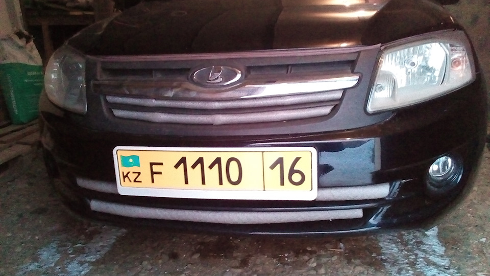 Уплотнители решётки радиатора — Lada Гранта (1G), 1,6 л, 2013 года ...