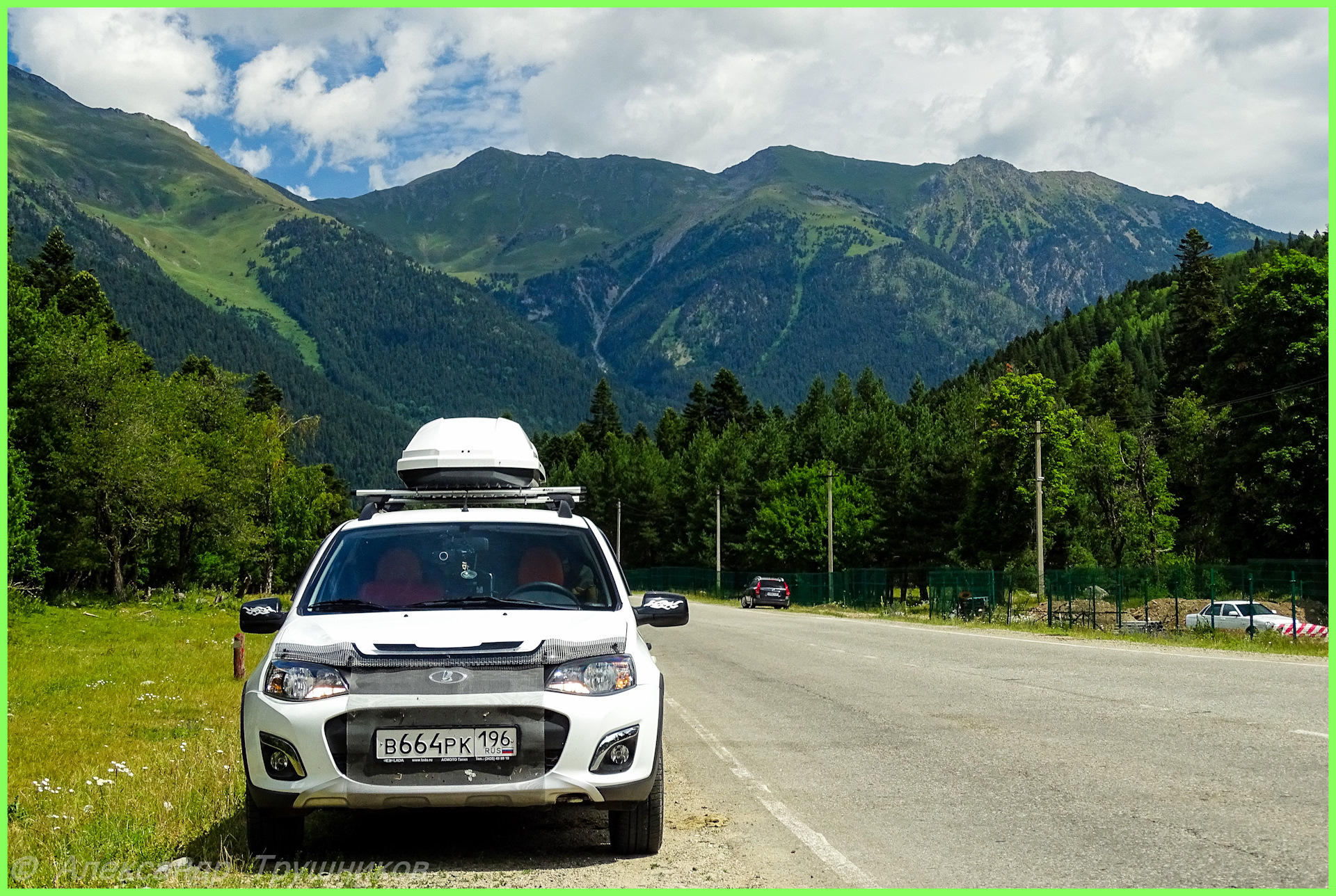 Архыз веб камеры в реальном. Машина Архыз Архыз. Travel машины Архыз. Лада Гранта Архыза 24. Йети Архыз.