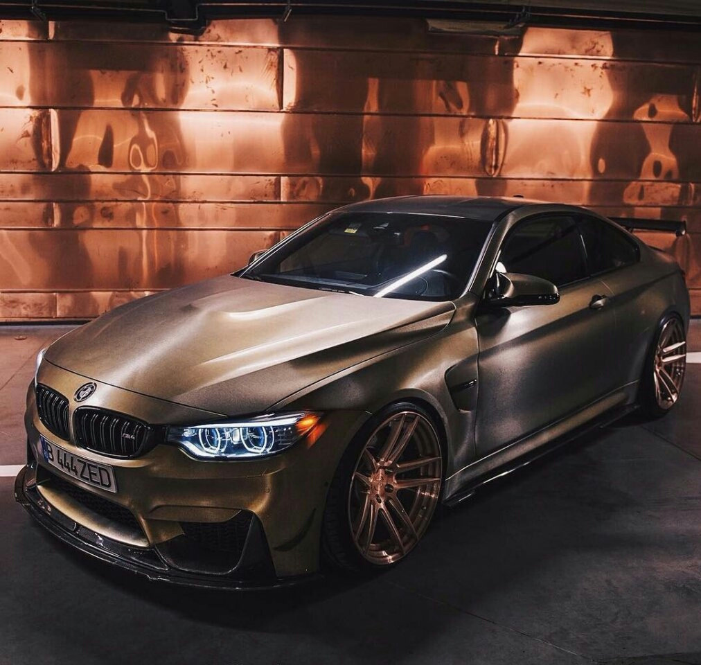 BMW m4 спортивная