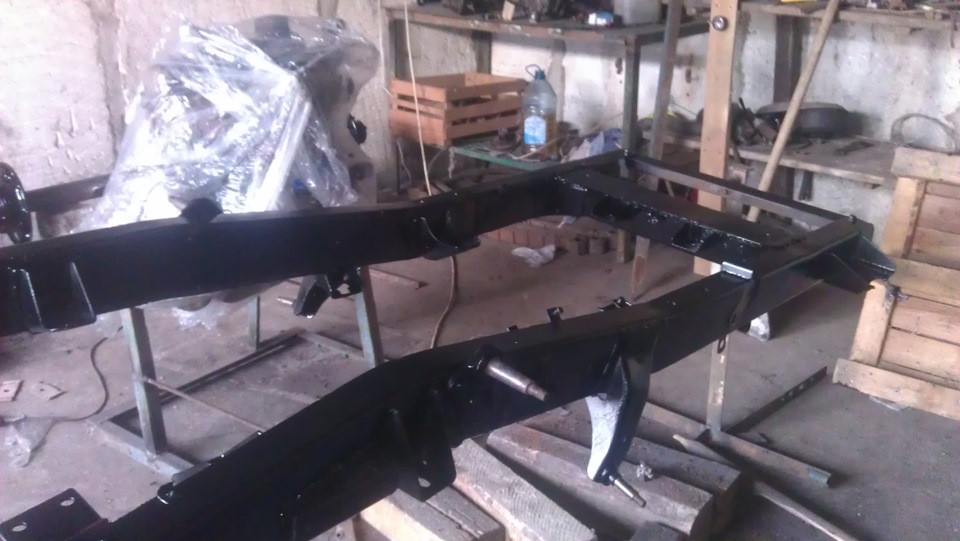 Грунтовка, покраска рамы! — УАЗ 469, 2,5 л., 1984 года | своими руками ...