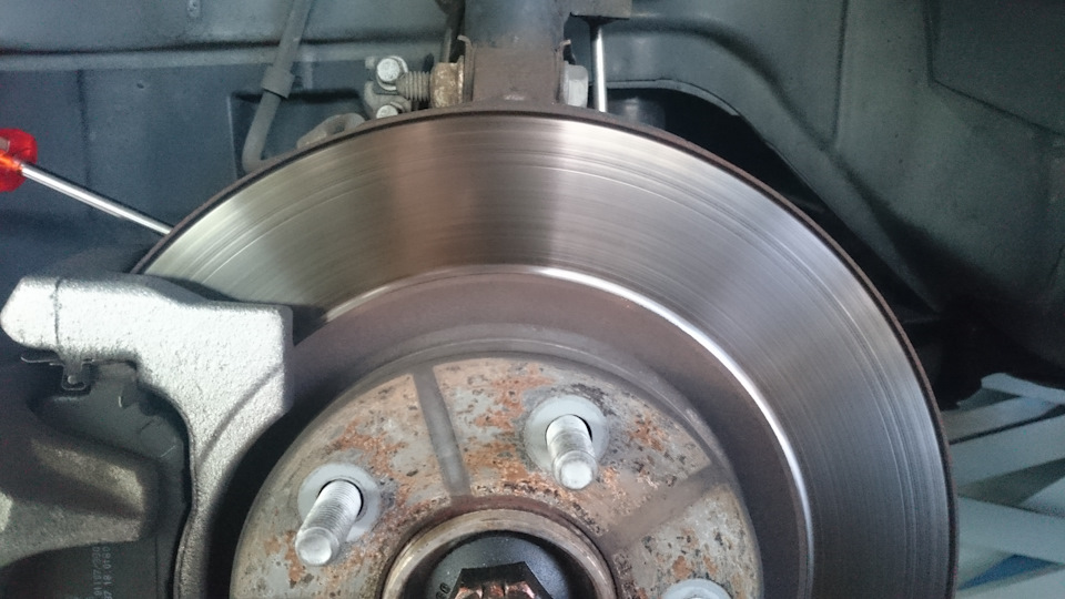 Шлифовка передних тормозных дисков болгаркой — Chrysler Sebring III ...