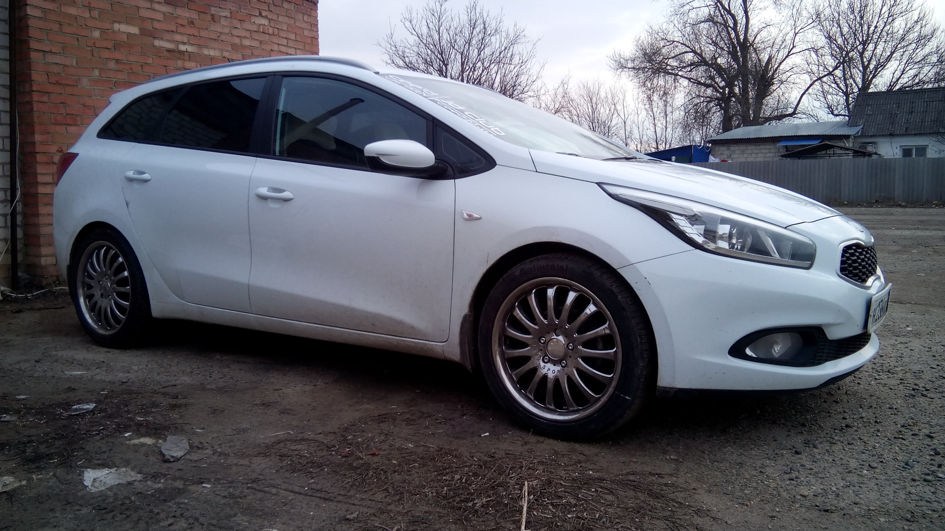 KIA Ceed SW (2G) 1.6 бензиновый 2013 | Белый Вагон на DRIVE2