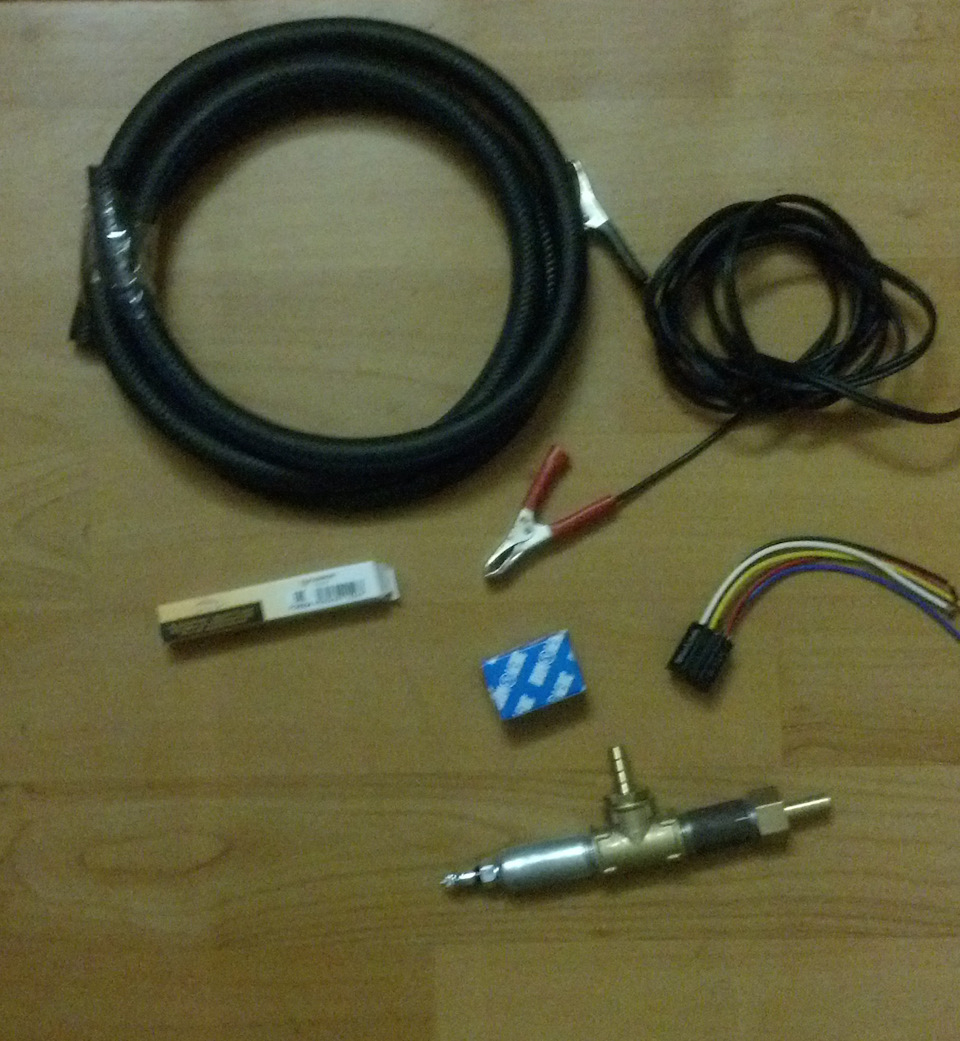 2м шланга, крокодилы от старого насоса, фишка для реле от сигналки, жигулевское реле поворотов и свеча flennor fg9204 с током 6А. — Daewoo Gentra. Запчасти на фото: FG9204