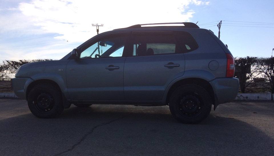 Второй комплект колес для зимы на штампах. — Hyundai Tucson (JM), 2,7 л ...