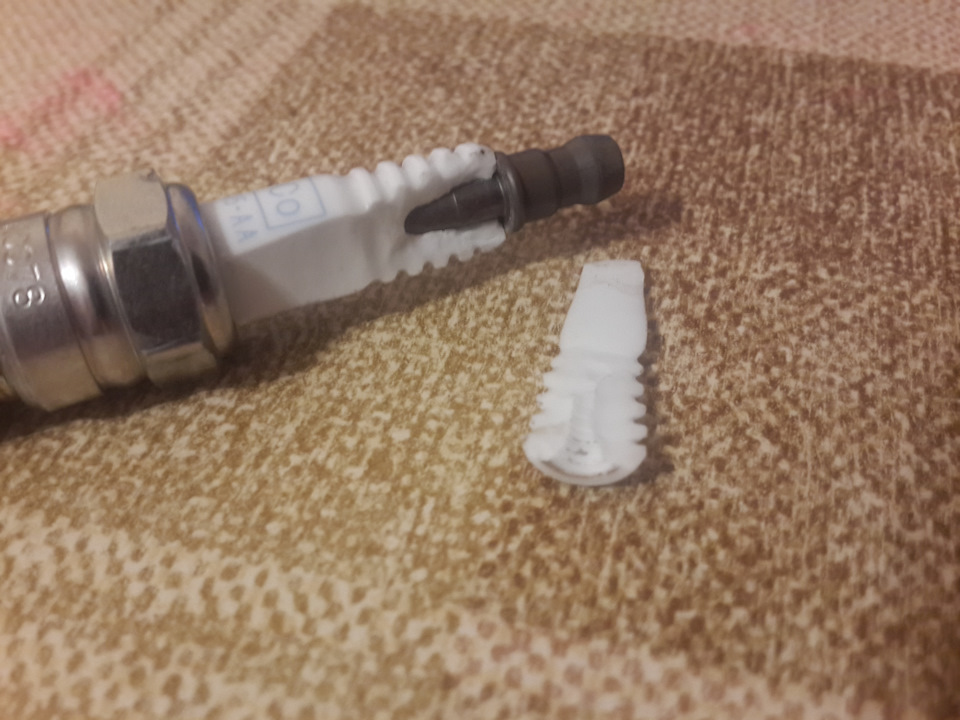 Ужасные "новые" свечи купленные в магазине АвтоТек г. Краснодар ул ...