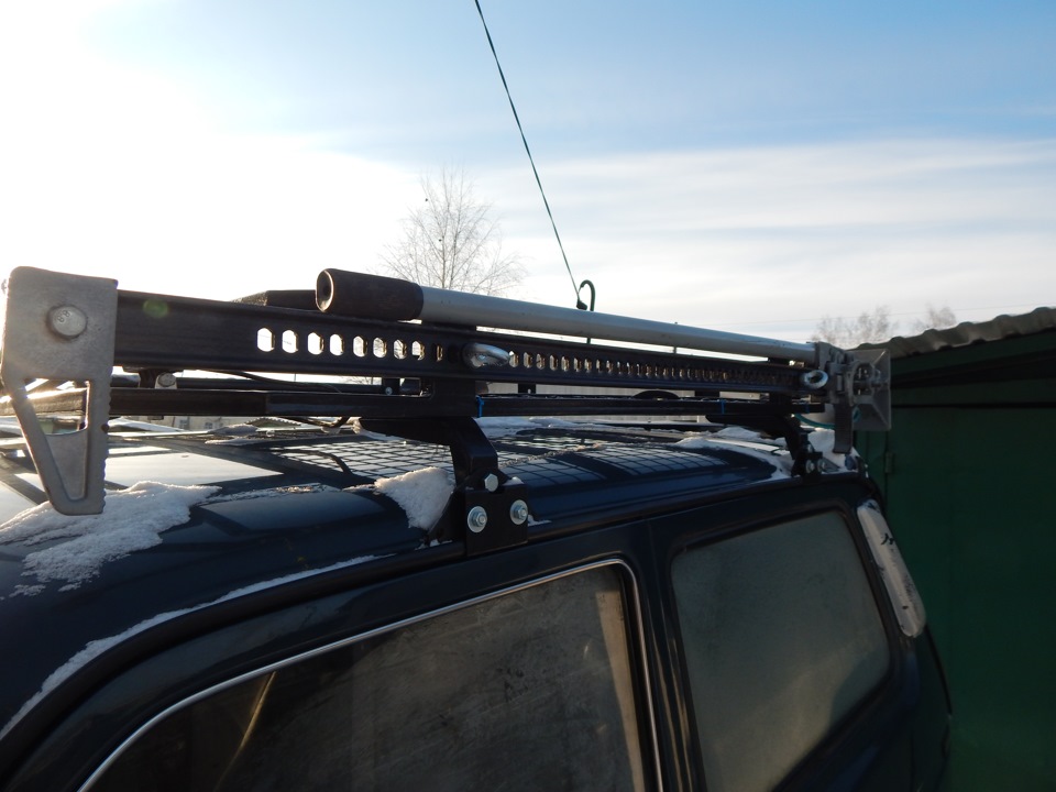 Крепление Хайджека и Лопаты на экспедиционый багажник — Lada 4x4 3D, 1 ...