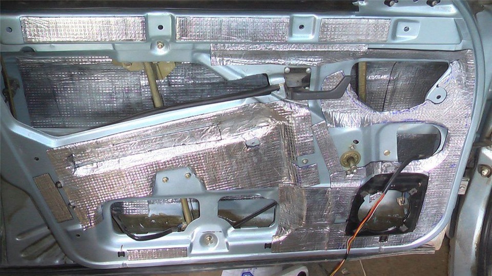 Как снять переднюю дверь 2110 Частичная проклейка авто - Lada 21124, 1,6 л, 2007 года автозвук DRIVE2