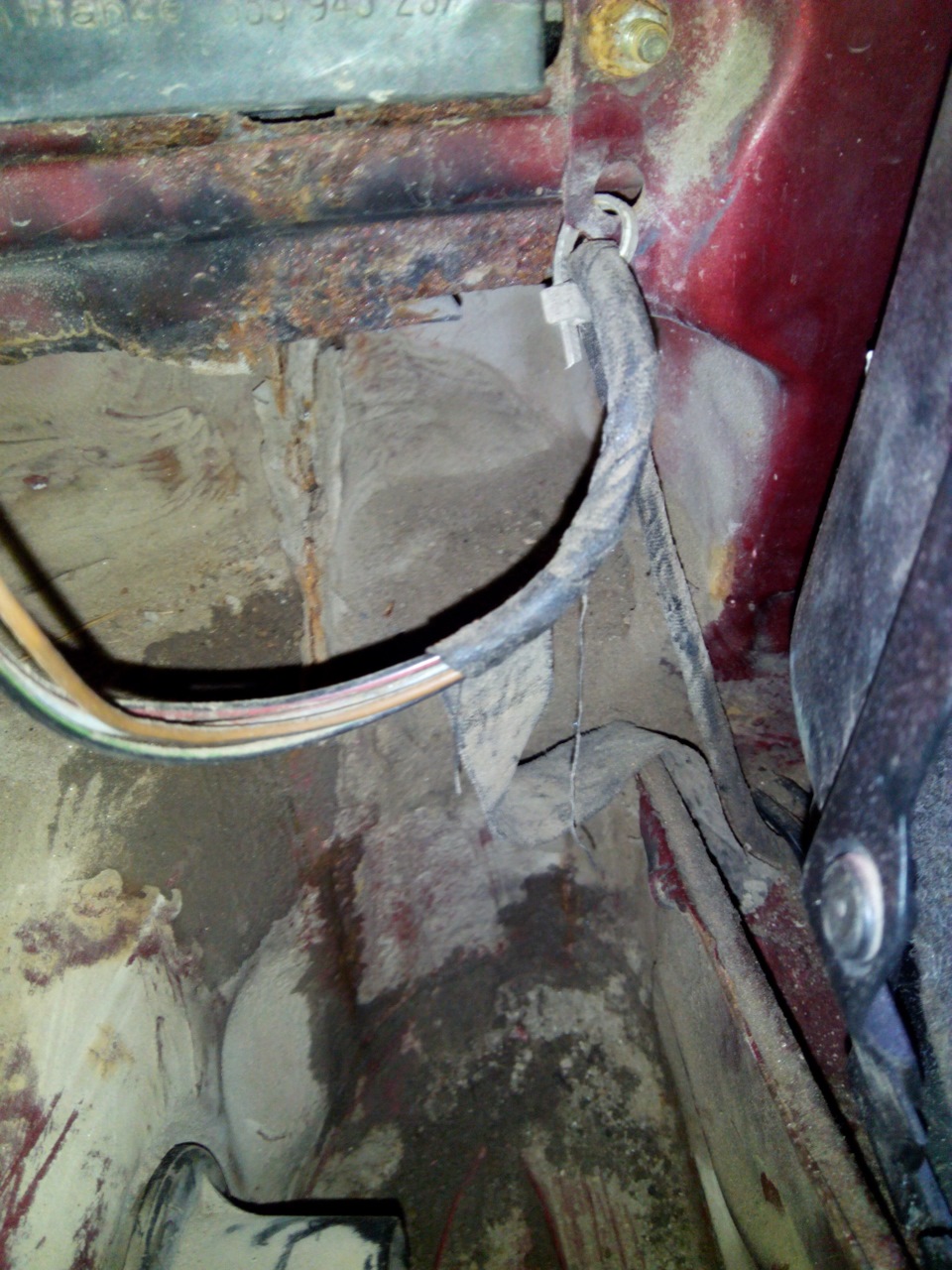 Вода в карманах багажника —виновник найден — Volkswagen Passat Variant ...