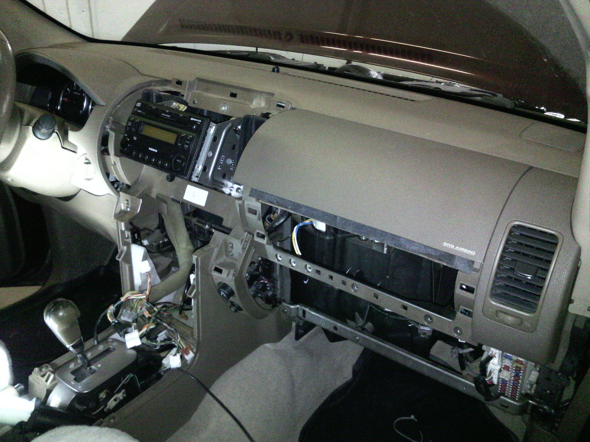 Разбор торпедо. Nissan Pathfinder 2008 панель печки. Панель Центральная Торпедо Патфайндер. Nissan Pathfinder 2005 торпеда. Nissan Pathfinder 2008 торпеда.
