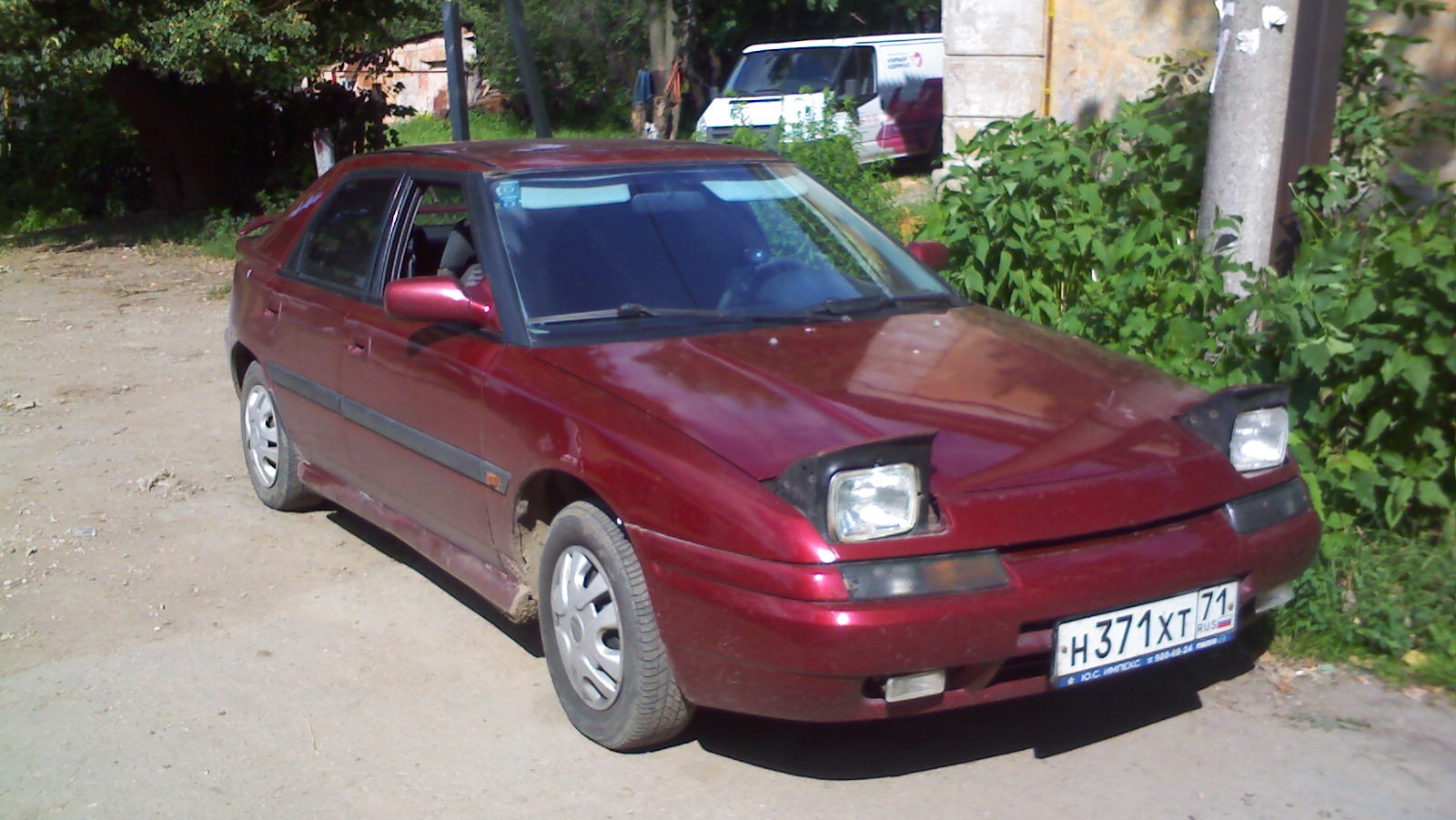 Mazda 323 с открывающимися фарами