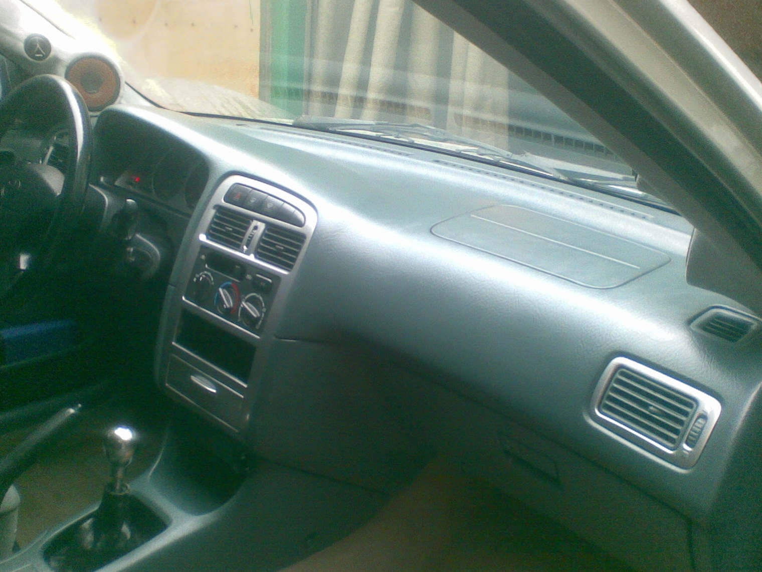 Interior painting - Toyota Avensis 18 L 1999