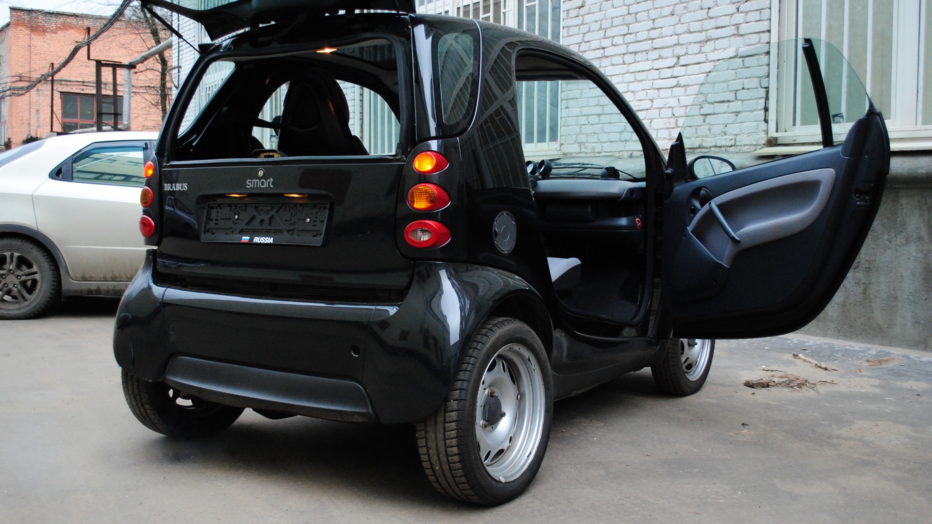 Smart fortwo (1G) 0.7 бензиновый 2003 | !!!Занос <~ 1,5 метра ~> на DRIVE2