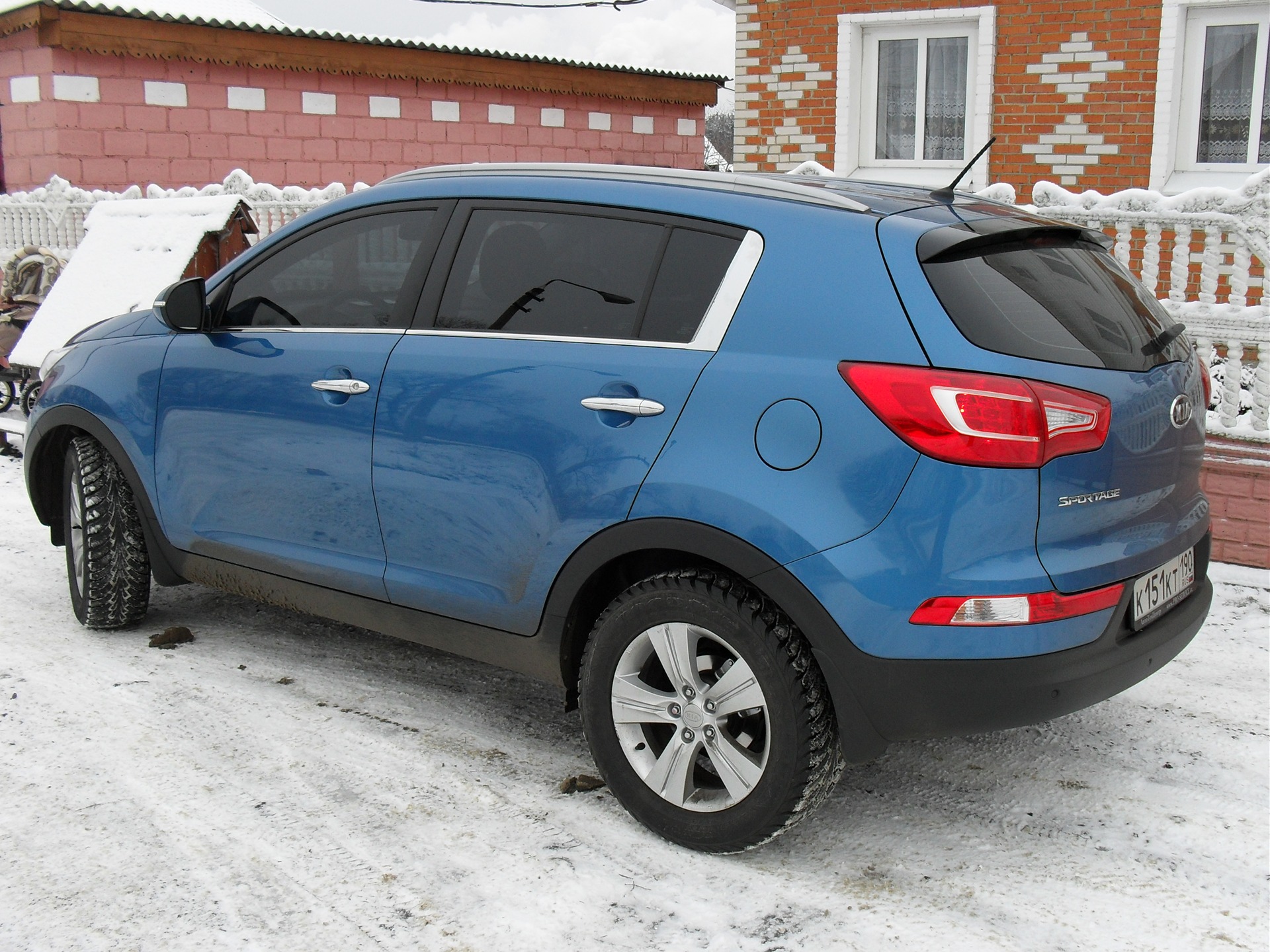 Kia Sportage 2011 синий