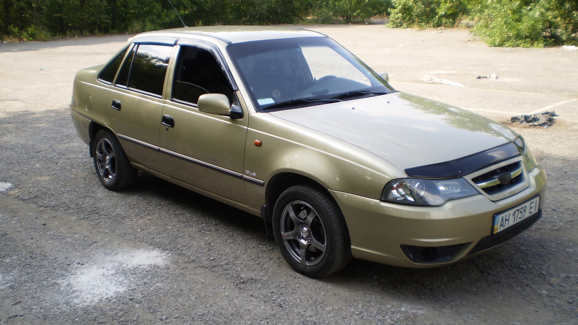 Daewoo Nexia цвет золотистый