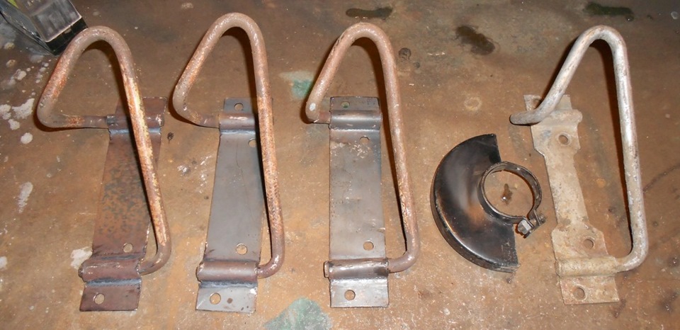 Вот что получилось, справа образец — Москвич 2141