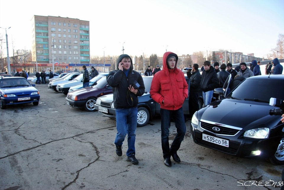 На штампах — Lada Приора хэтчбек, 1,6 л, 2011 года | колёсные диски ...