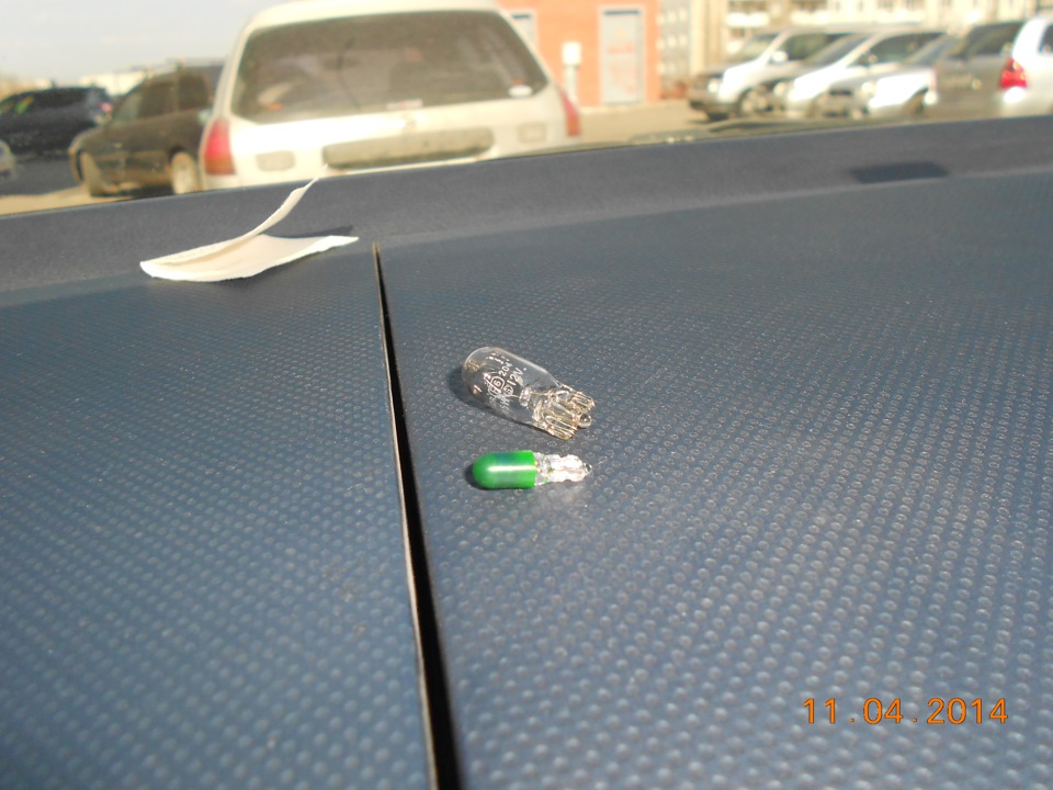 Подсветка печки, замена лампочек. — Mazda Demio (2G), 1,3 л, 2004 года ...