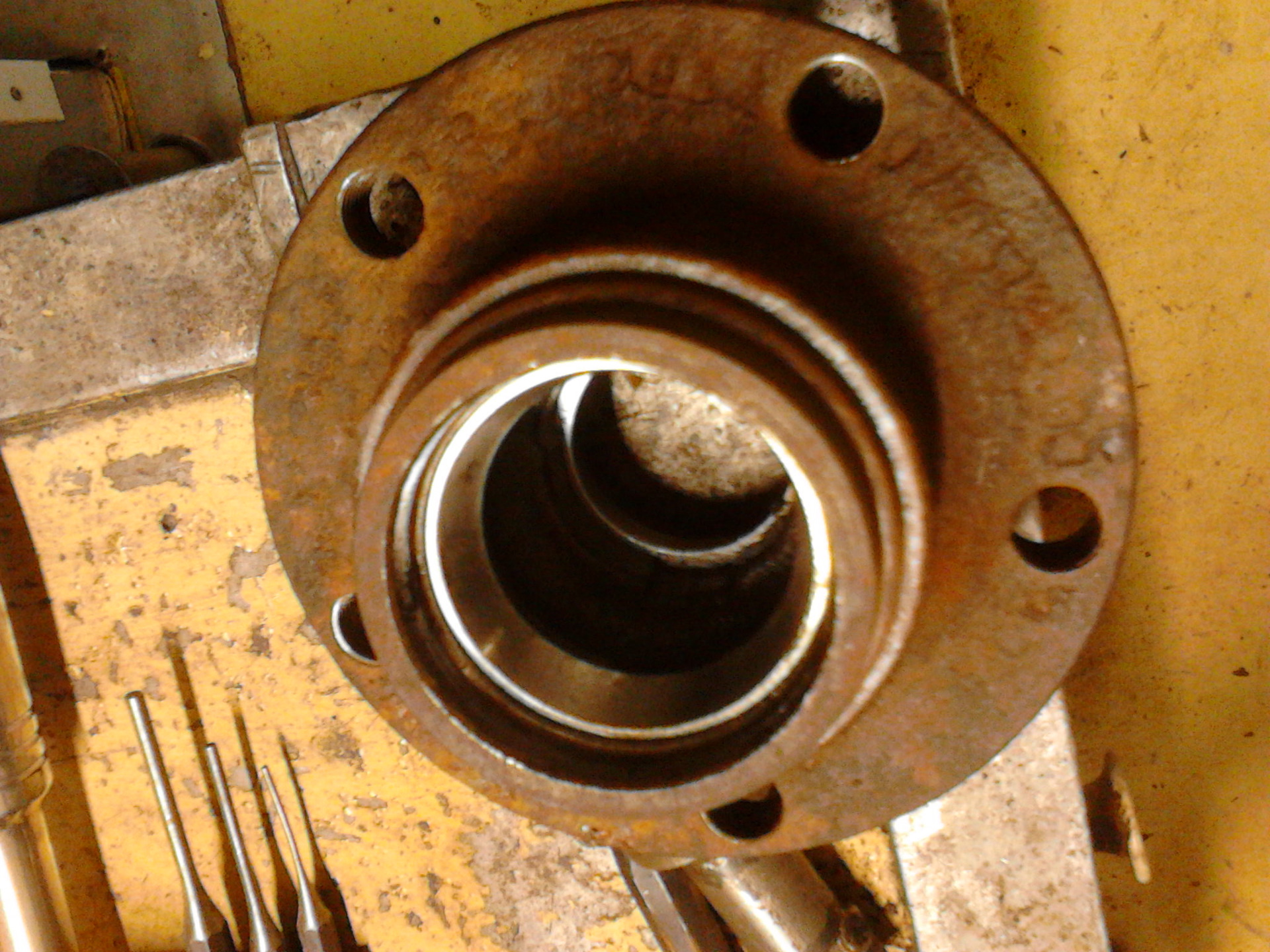 Цапфа подшипника. Ступица sprinter 315. Ролик направляющий с цапфой nadella rky 62. Нерегулируемые ступицы на ниву шевроле. St-43401-60080.