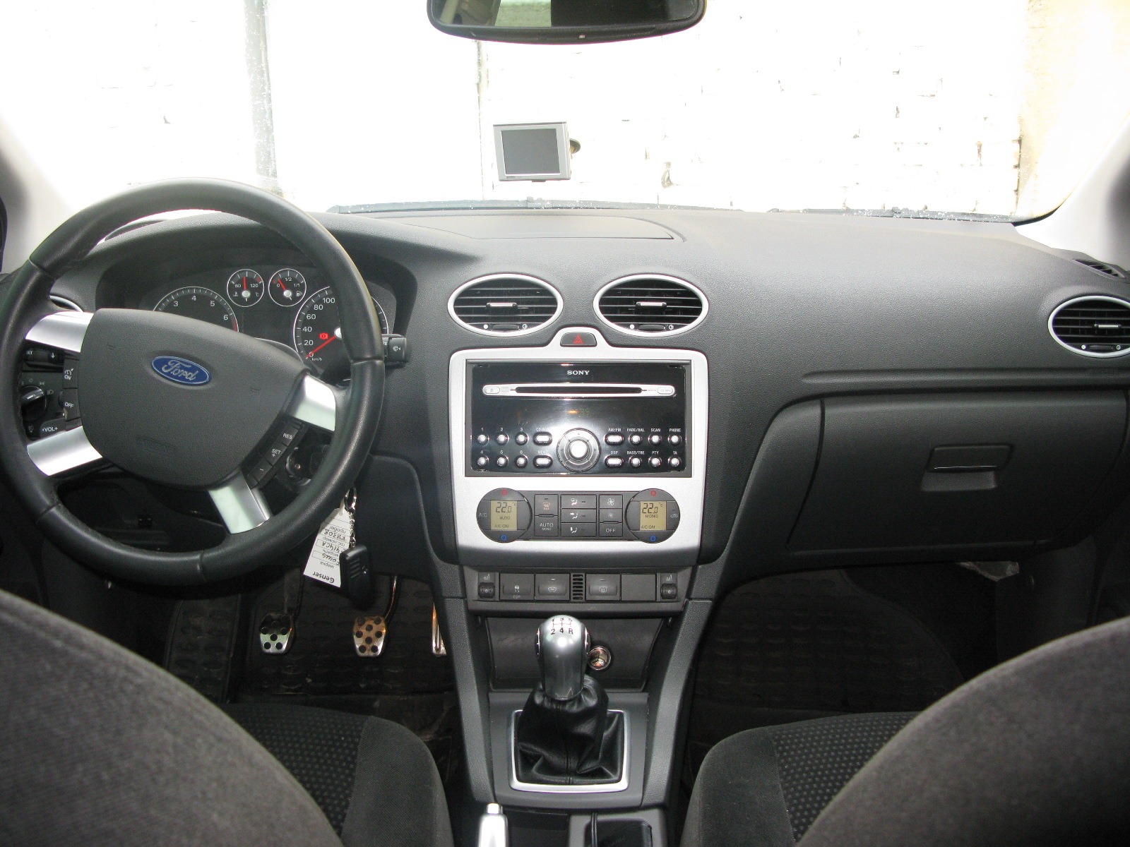 Продажа нового Ford Fiesta 2015 в России: комплектации ...