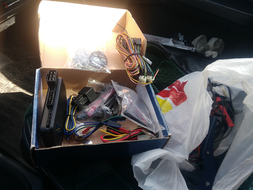 Полезности в пепелке — Lada 21099