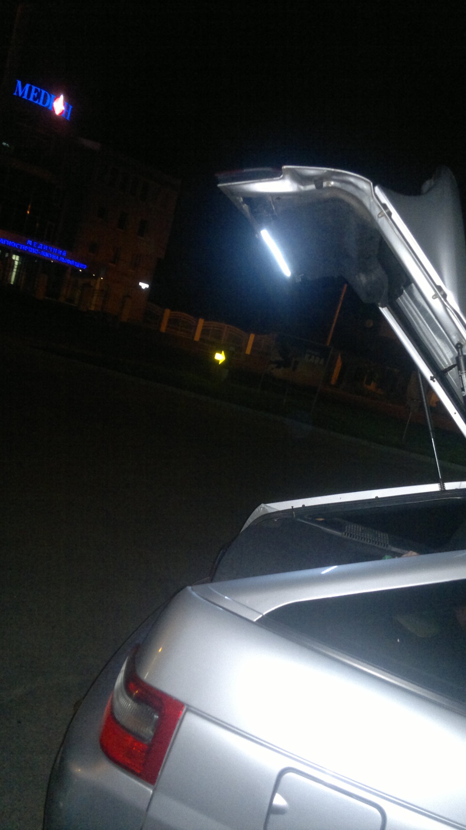 Светодиодная лента в багажник. — Lada 21124, 1,6 л, 2008 года ...