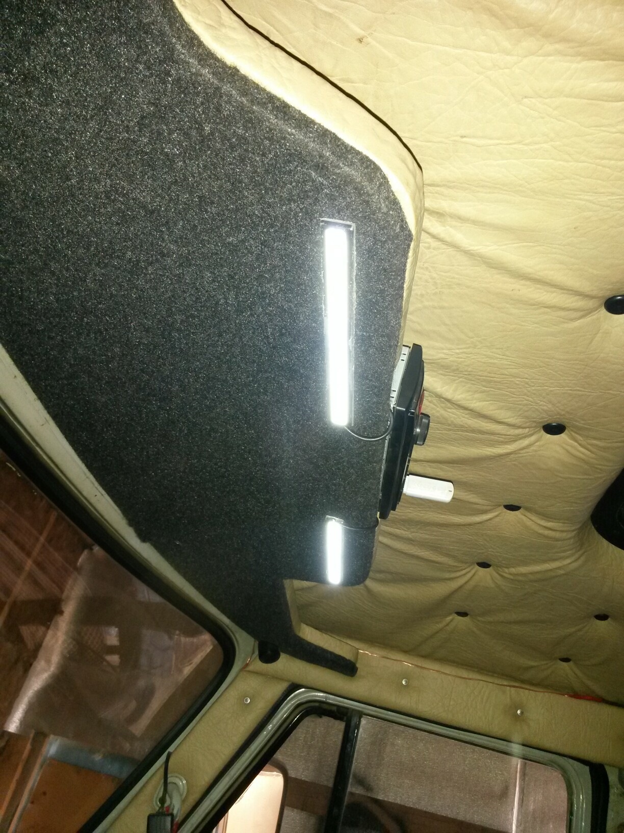 Плафон салона светодиодный 12в уаз буханка. Уаз буханка подсветка. Уаз буханка подсветка. Уаз буханка подсветка. Красный уаз буханка салон.