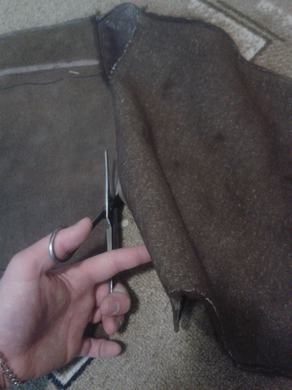 Обтянуть подлокотник кожей — LADA Приора хэтчбек, 1,6 л., 2010 года ...