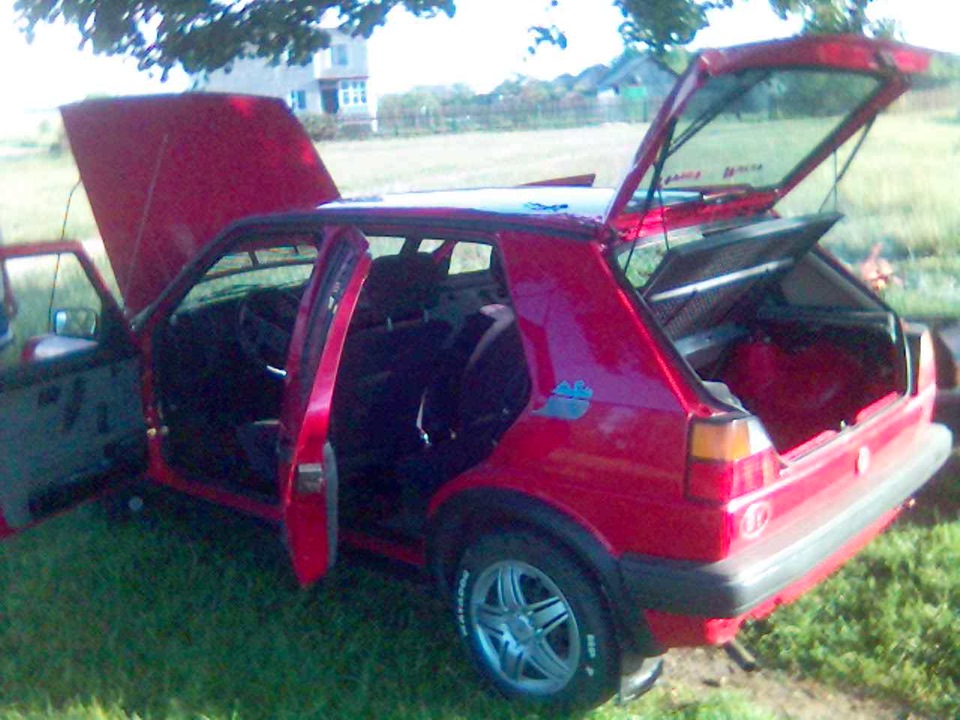 Красный, на котором Я и постигал азы вождения и пр. — Volkswagen Passat ...