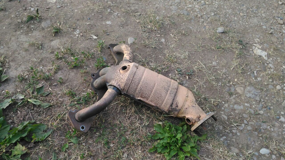 Замена катколлектора+ резонатор + перепрошивка — Lada Калина хэтчбек, 1 ...